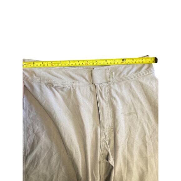 𝅺Patagonia light gray capri pants women's size 6 - see description - Picture 7 of 9